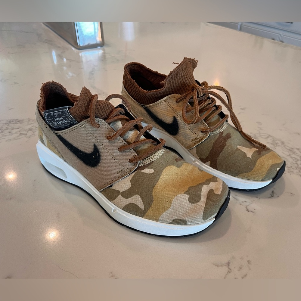 Nike SB Air Max Janoski 2 Premium Camo Sneakers